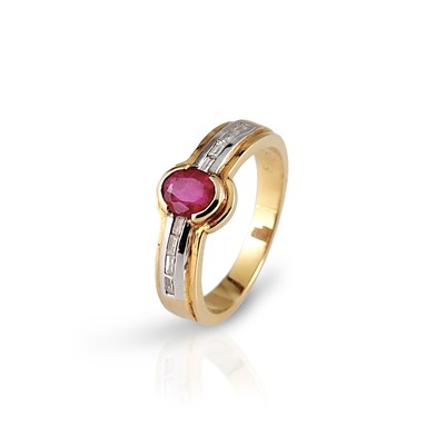 Lot 109 - Gold Ring with Ruby and Diamonds