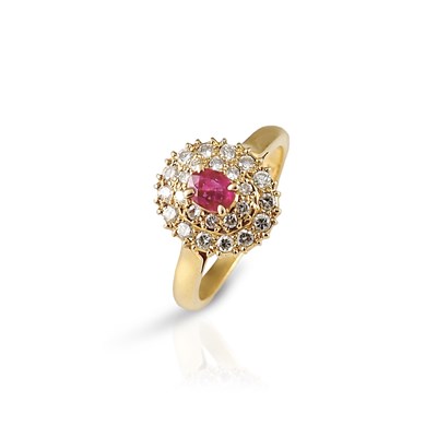 Lot 44 - Gold Ring with Ruby and a Rosette of Diamond Cluster