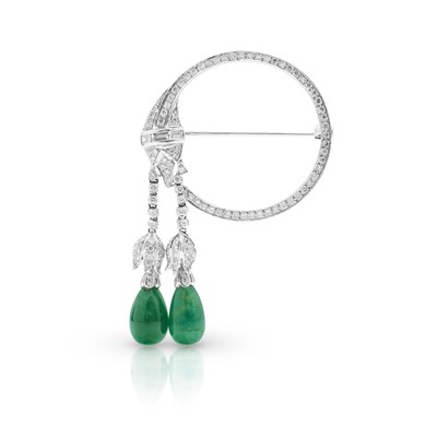 Lot 127 - White Gold Brooch with Emerald and Diamonds