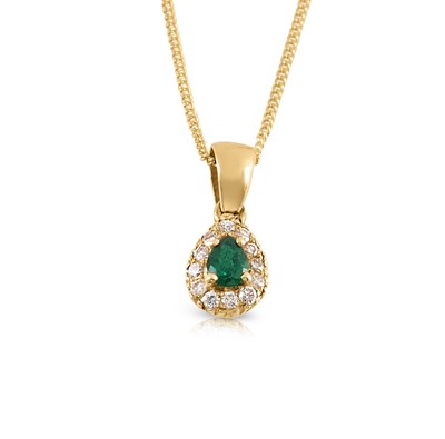 Lot 135 - Gold Pendant with Emerald and Diamonds