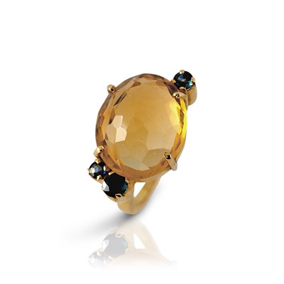 Lot 458 - Gold Ring with a 8.12 Carat Oval-cut Citrine and 3 Sapphires