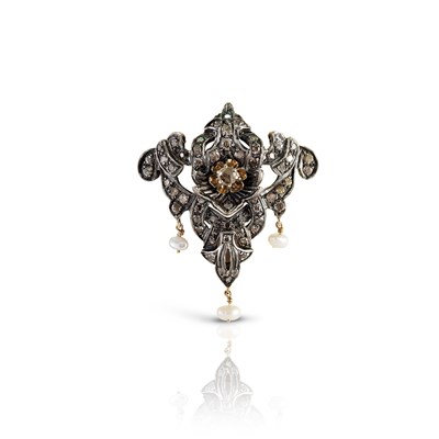 Lot 228 - Gold Brooch set with old-cut Diamonds