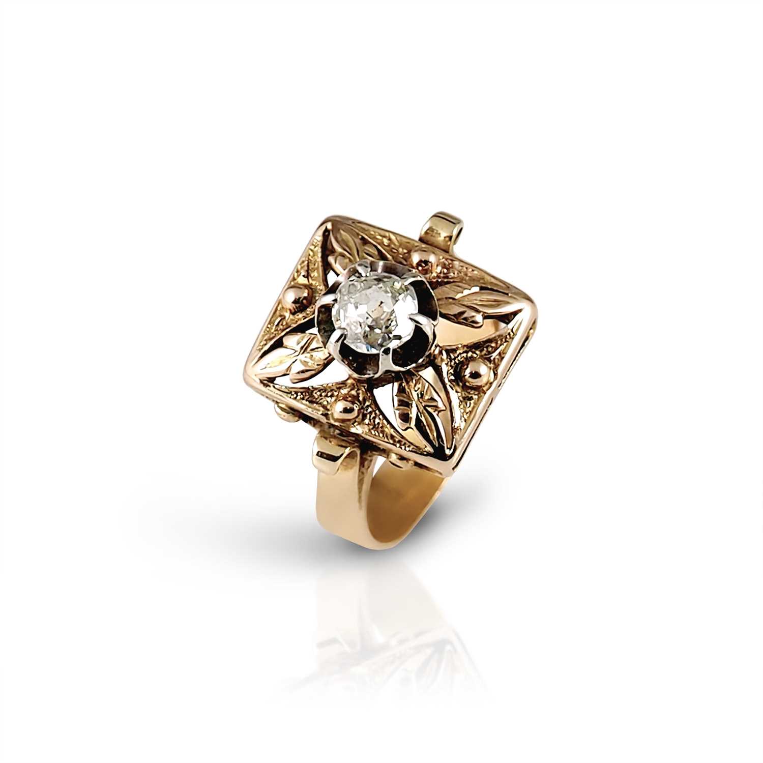 Lot 318 - Gold Ring with old Mine - cut Diamond