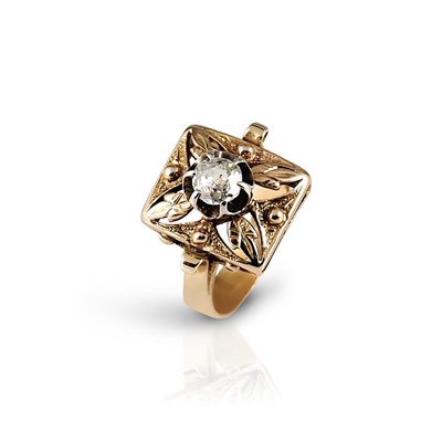 Lot 318 - Gold Ring with old Mine - cut Diamond