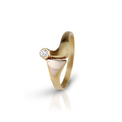Lot 670 - 14K Gold Solitaire Diamond Ring