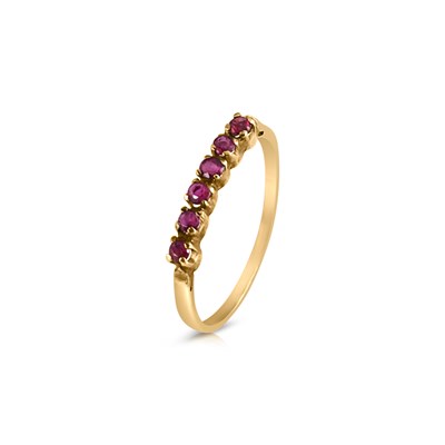 Lot 383 - Gold Ring set with Ruby