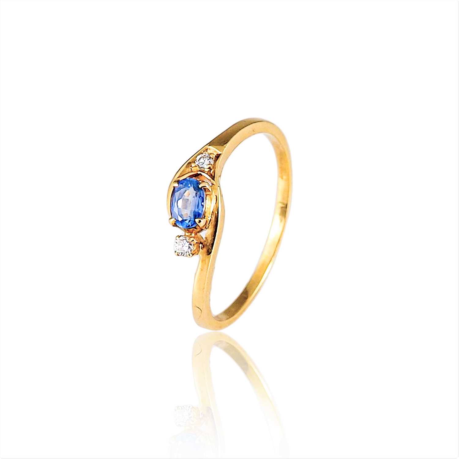 Lot 92 - 18K Gold, Diamond and Sapphire Ring