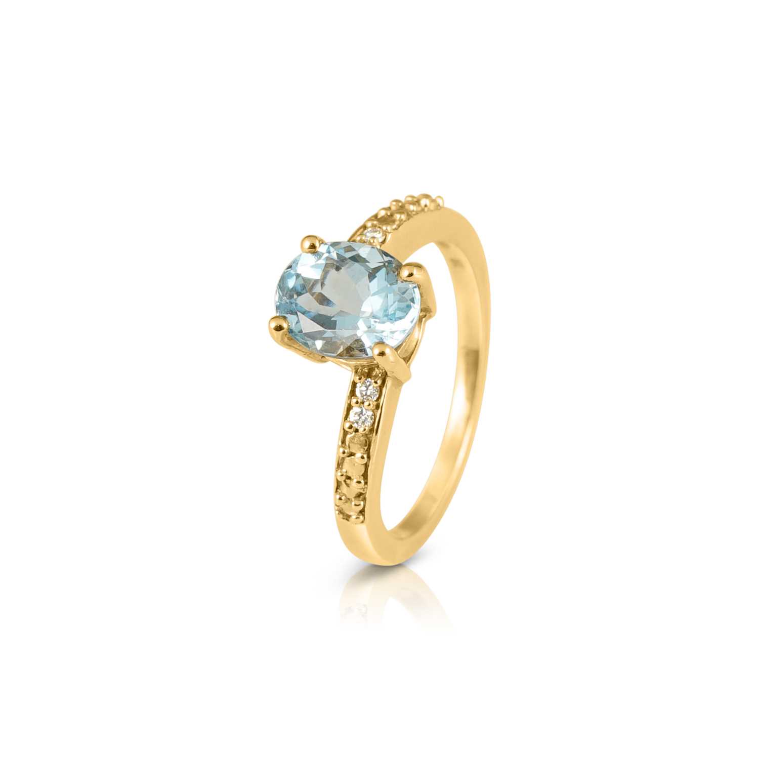 Lot 475 - Gold Ring set with Aquamarine Solitaire and Diamonds