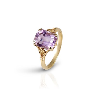 Lot 493 - Gold Ring set with Amethyst Solitaire