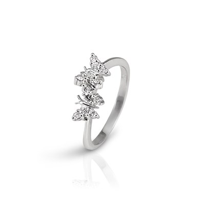 Lot 602 - White Gold Ring set with Diamond Butterflies
