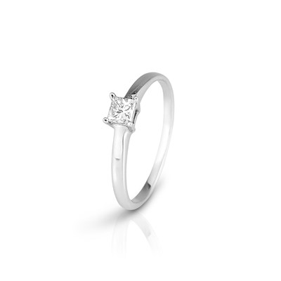Lot 607 - White Gold Ring set with Solitaire Diamond