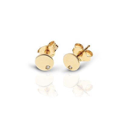 Lot 64 - Pair of 14K Gold Ear Studs set with Solitaire Diamond