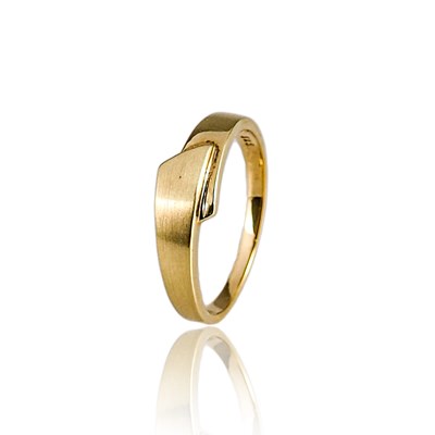 Lot 1 - 14K Gold ‘Overlapping’ Ring