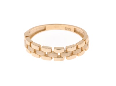 Lot 127 - 14k Gold ‘Link’ shaped Ring