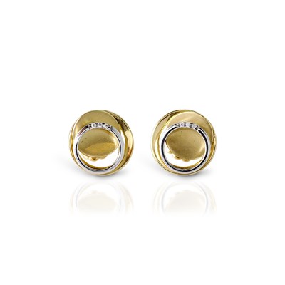 Lot 692 - Pair of Gold set with Diamonds Ear Studs