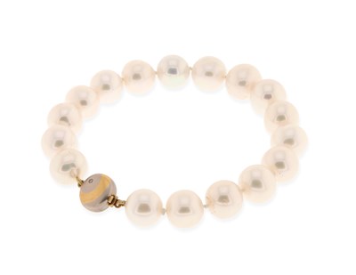 Lot 472 - Pearl Bracelet with 14K Gold Lock