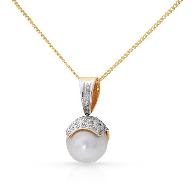 Lot 714 - Gold Pendant on Gold Necklace set with Diamonds and Pearl