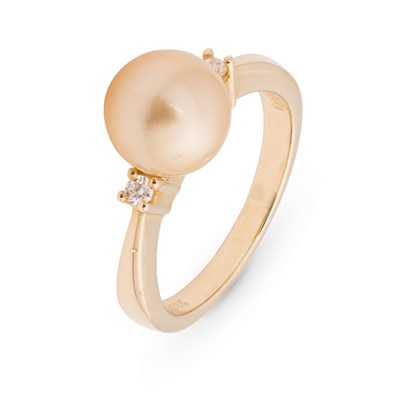 Lot 716 - Gold Ring set with Diamonds and Solitaire Cultured Pearl