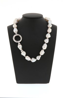 Lot 755 - Necklace with Genuine Cultured Baroque Pearl and Silver Lock