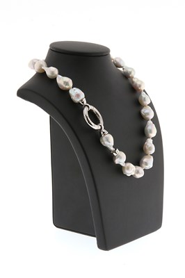 Lot 755 - Necklace with Genuine Cultured Baroque Pearl and Silver Lock