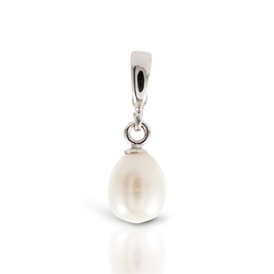 Lot 763 - White Gold Pendant with Cultured Solitaire Pearl