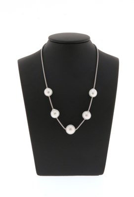 Lot 171 - Silver Necklace with Pearls