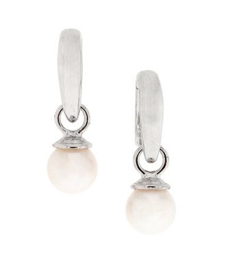 Lot 175 - Pair of Silver Ear Pendants with Solitaire Pearl