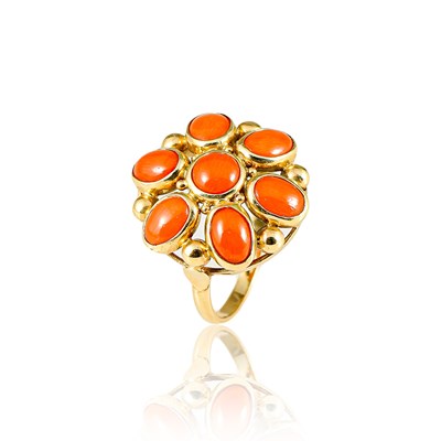 Lot 588 - 14K Gold and Coral Ring