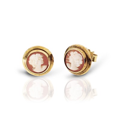 Lot 830 - Pair of Gold Ear Studs set with Sea Shell Cameo