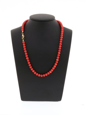 Lot 497 - 1-Strand Red Coral Necklace with gold lock