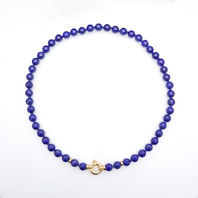Lot 847 - 1-Strand Lapis Lazuli Necklace with Gold Lock