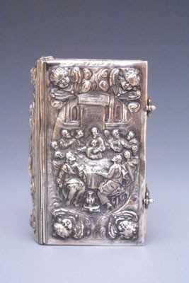 Lot 1616 - Zeldzaam zilveren boekband.