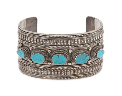 Lot 250 - Silver Cuff Bracelet set with Turquoise Beads