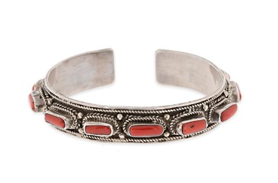 Lot 263 - An Elegant Sterling Silver and Red Coral Bracelet