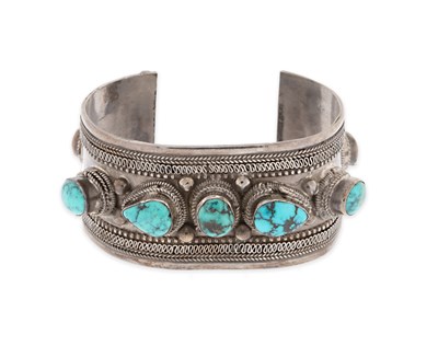 Lot 249 - Silver Cuff Bracelet set with Turquoise Beads