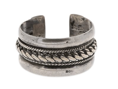 Lot 192 - Heavy Silver Cuff Bracelet