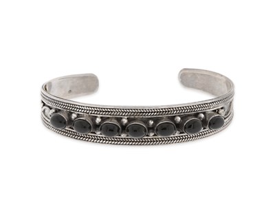 Lot 256 - Indian Silver and Onix Bracelet
