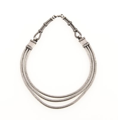 Lot 206 - Silver Snake Chain Collar Necklace