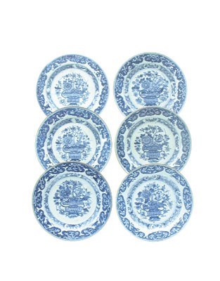 Lot 5522 - China, zes platte porseleinen bordjes