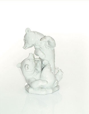 Lot 5608 - Meissen, porseleinen groep "Spelende beren".