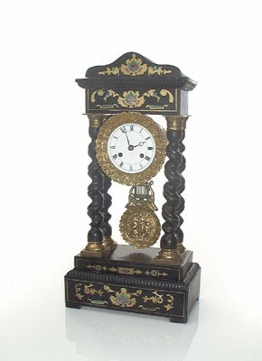 Lot 5667 - Zwarthouten kolompendule