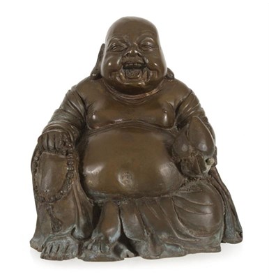 Lot 48 - Bronzen sculptuur van een lachende Boeddha