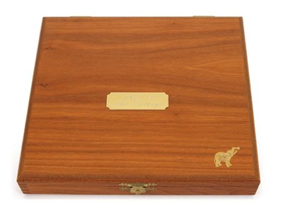 Lot 122 - Presenteerkist met sigaren