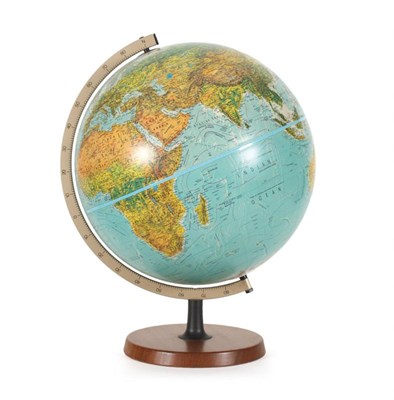 Lot 182 - Tafelglobe op houten voet