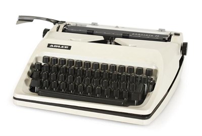 Lot 200 - Adler 'Gabriele 25' typemachine