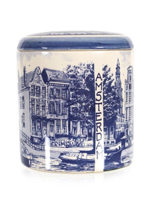 Lot 294 - Delfts aardewerk tabakspot met deksel