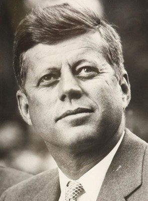 Lot 345 - Portretfoto 'John F. Kennedy'