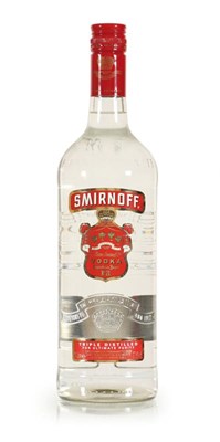 Lot 415 - 1 fles 'Smirnoff Vodka'