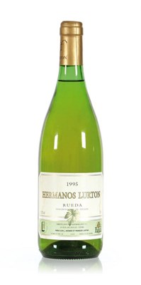 Lot 442 - 10 flessen 'Hermanos Lurton Rueda', 1995