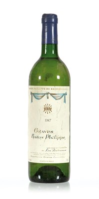 Lot 476 - 2 flessen 'Graves Baron Philippe', 1987